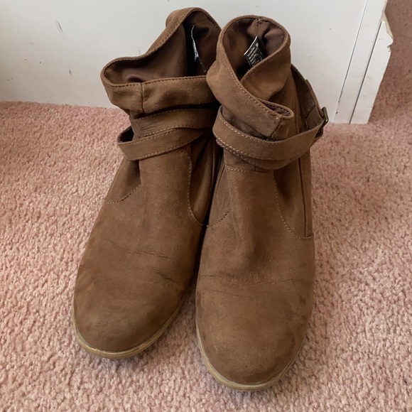 American Eagle booties size 10 - Picture 2 of 3